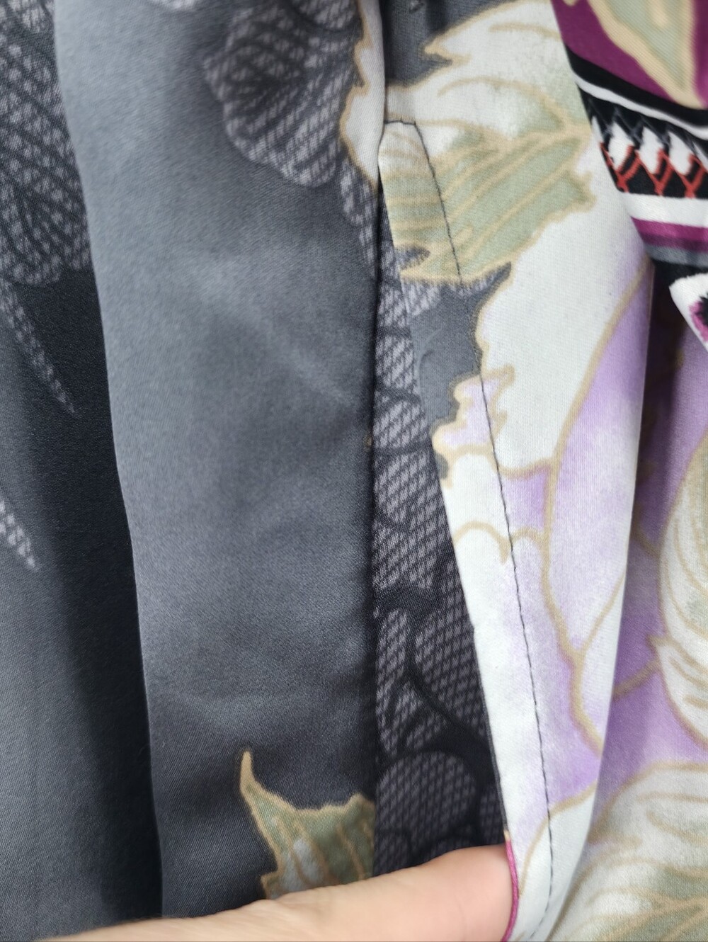 Natori Floral Kimono Robe Gray Purple Satin Lounge Cover Up Pockets Size Small - Picture 10 of 12